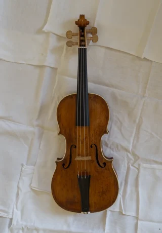 violine-hopf-markneukirchen-(1820)_geiger-geigenbau-aus-freiburg Violine von Hopf aus Markneukirchen von 1820 (Geiger Geigenbau aus Freiburg)